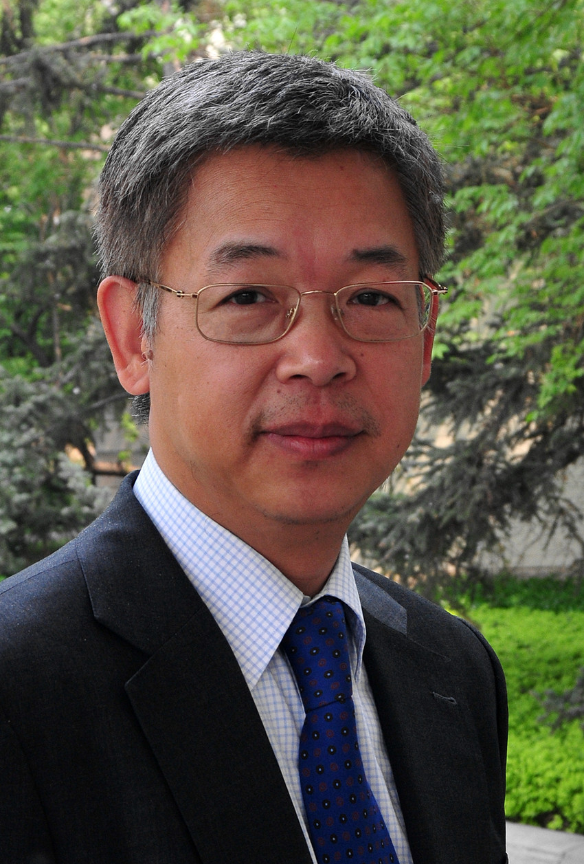 黃益平